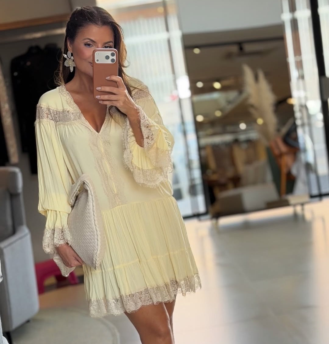 Vanilla Short Lace Dress