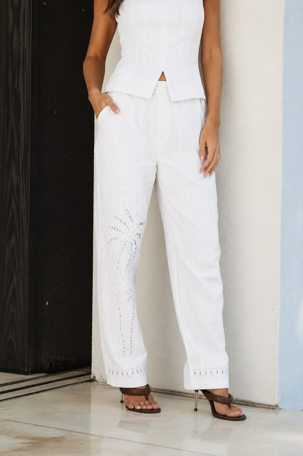 Embroidered Palm Tree Set - White