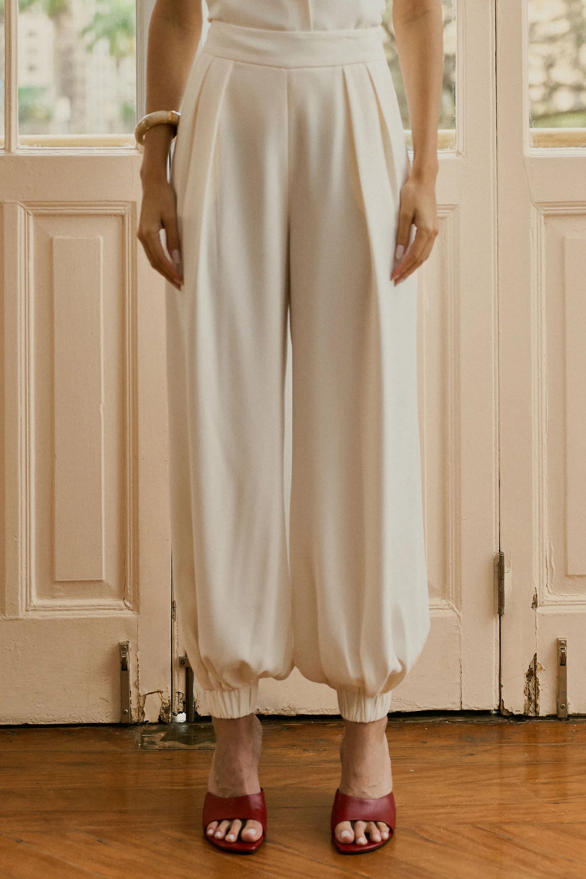 Tailored Classic Off White Set