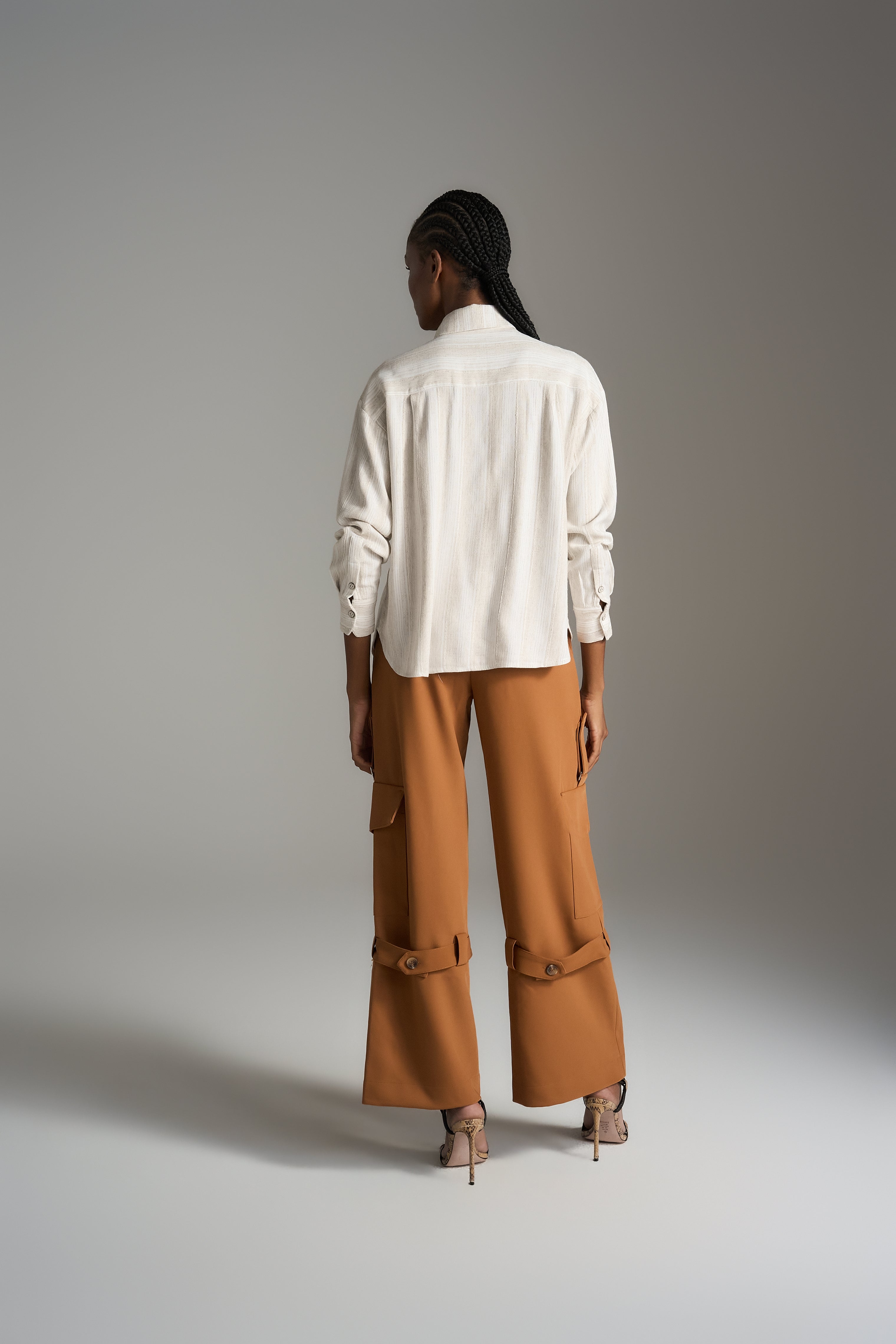 Cinnamon Very Modern Pants With side belt and pockets