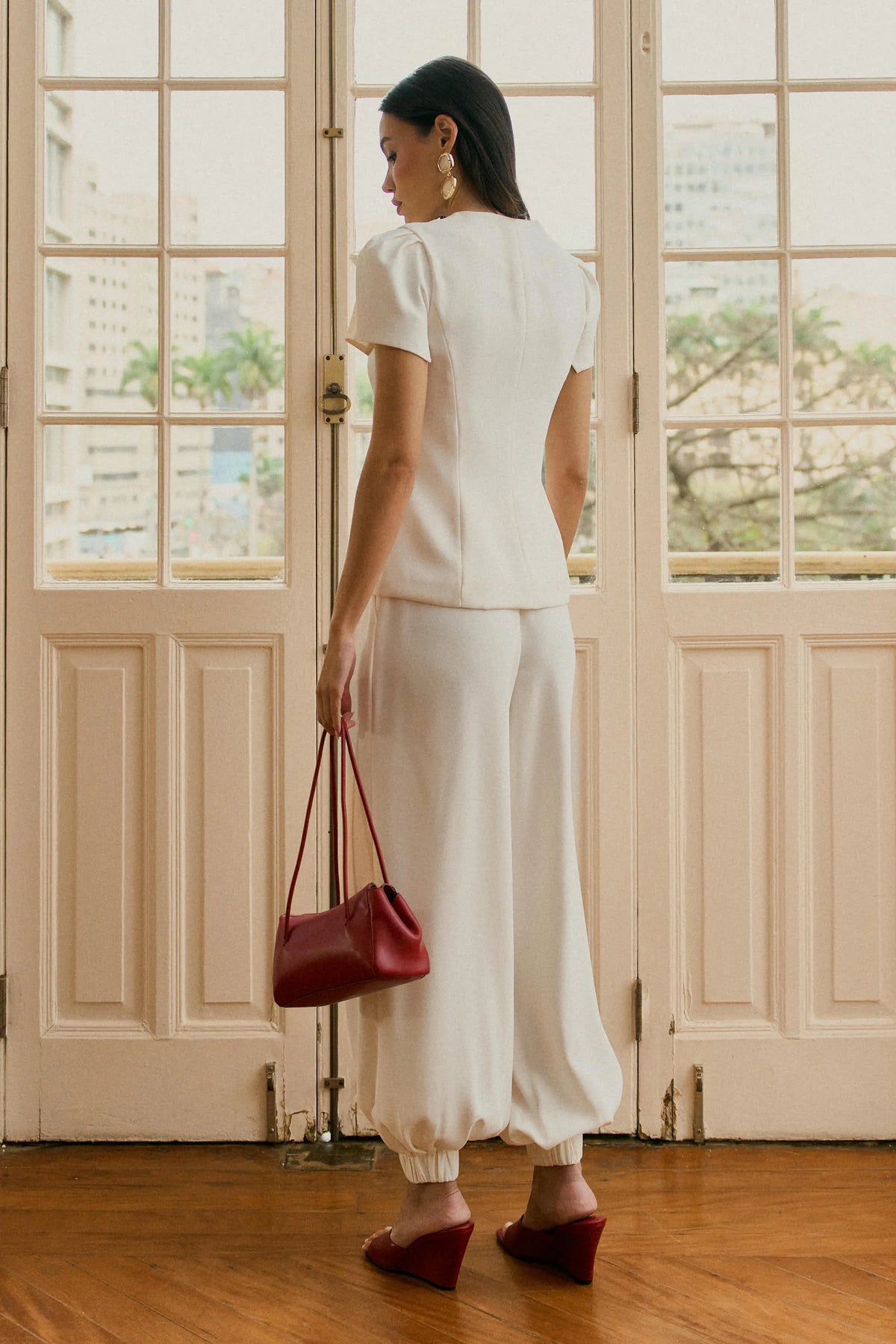 Tailored Classic Off White Set